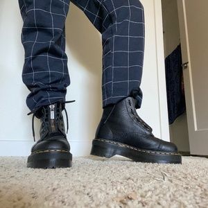 Doc Marten Sinclair Boots Women's Size 8 -- barely used